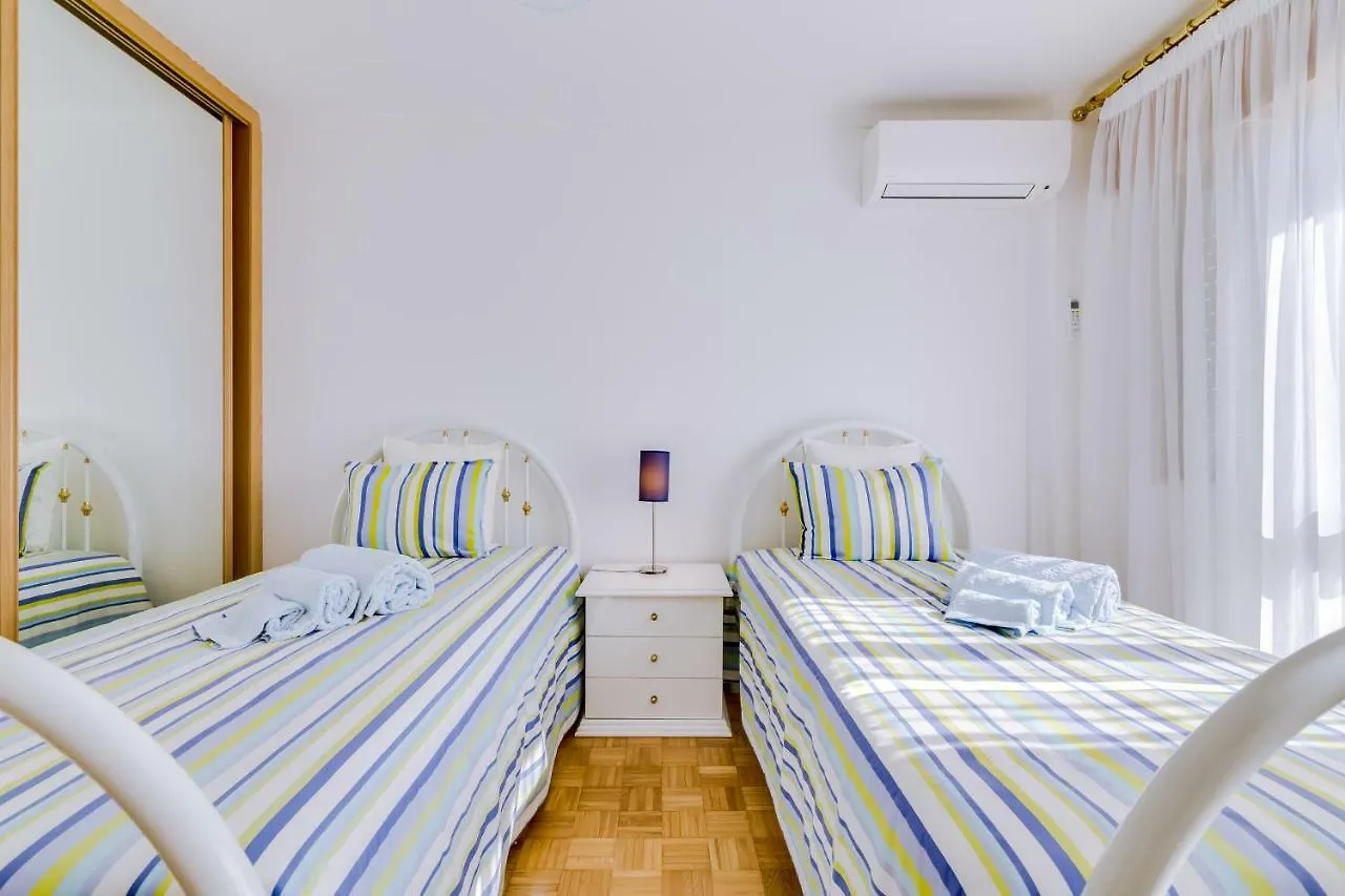Palma - 4 Bed Near The City Center - District de Faro Appartement