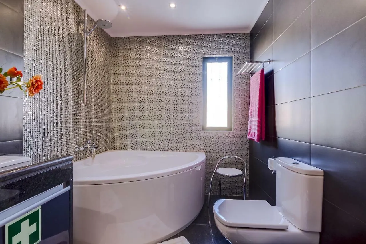 Palma - 4 Bed Near The City Center - District de Faro Portugal